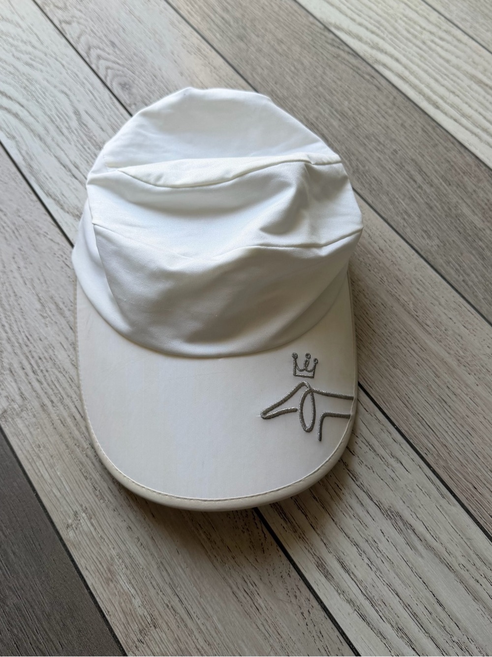 Louis Castel Women’s White Crown Detail Cap
